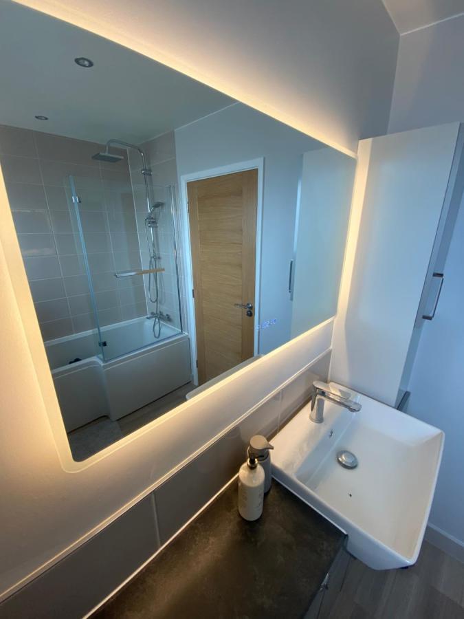 Luxury Recently Renovated 3 Bedroom Home In Sandwich Kent Экстерьер фото